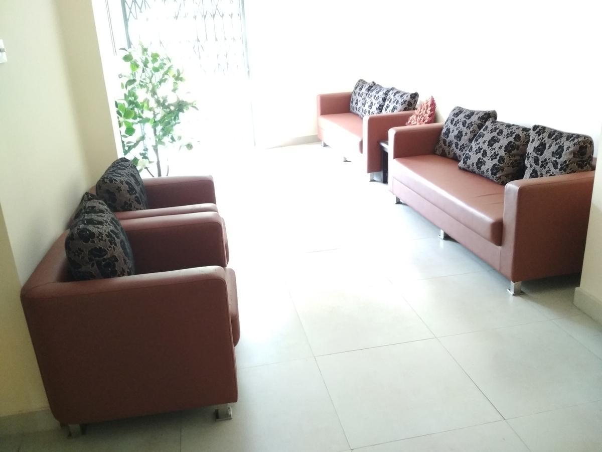 Hotel Rukmini Alwaye Esterno foto